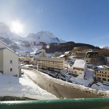 A Gourette Pour 4 Personnes Avec Balcon, Casier A Skis Et Vue Montagne 公寓 欧波讷