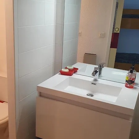 A Gourette Pour 4 Personnes Avec Balcon, Casier A Skis Et Vue Montagne *